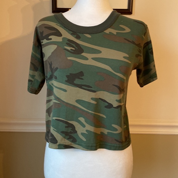Camo Junior T-Shirt, Size Large - Picture 2 of 7